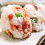 桜えびと梅干しのおにぎり