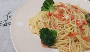 カルシウムがいっぱい！　梅こんぶ茶と桜エビのパスタ