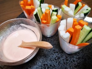 【ダイエット中のおやつにも】野菜スティック　赤梅酢マヨネーズで
