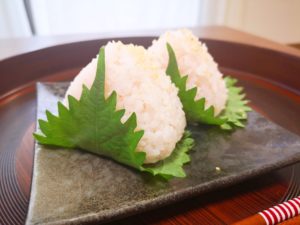 ほんのりピンク色で傷みにくい 赤梅酢ご飯