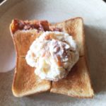 はちみつ梅アイスクリーム トーストにのっけて