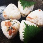 香ばしい!天かすと梅干しのおにぎり